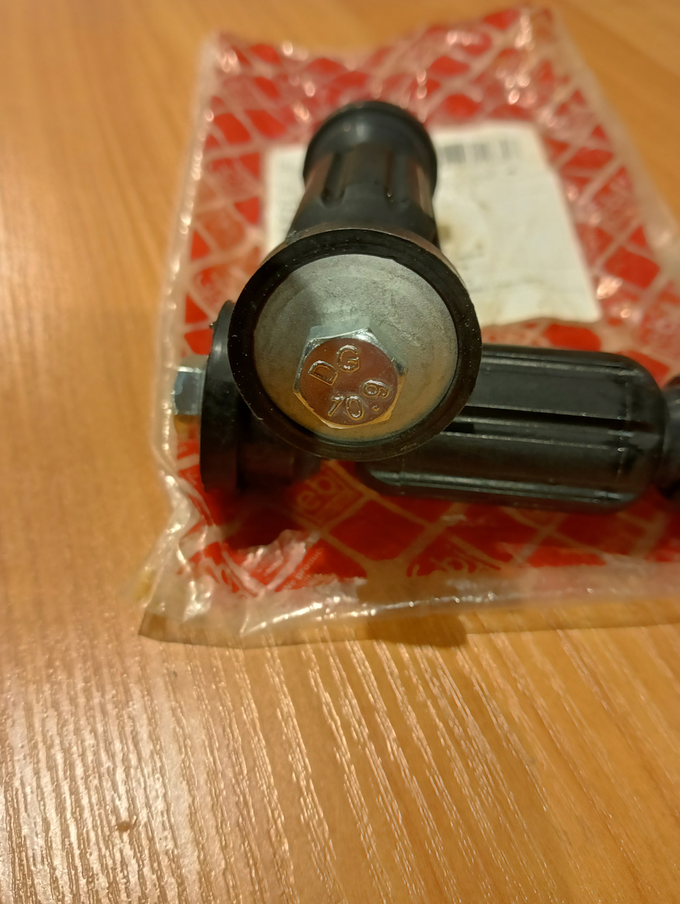 Болт 10.9 — Ford Focus Hatchback II