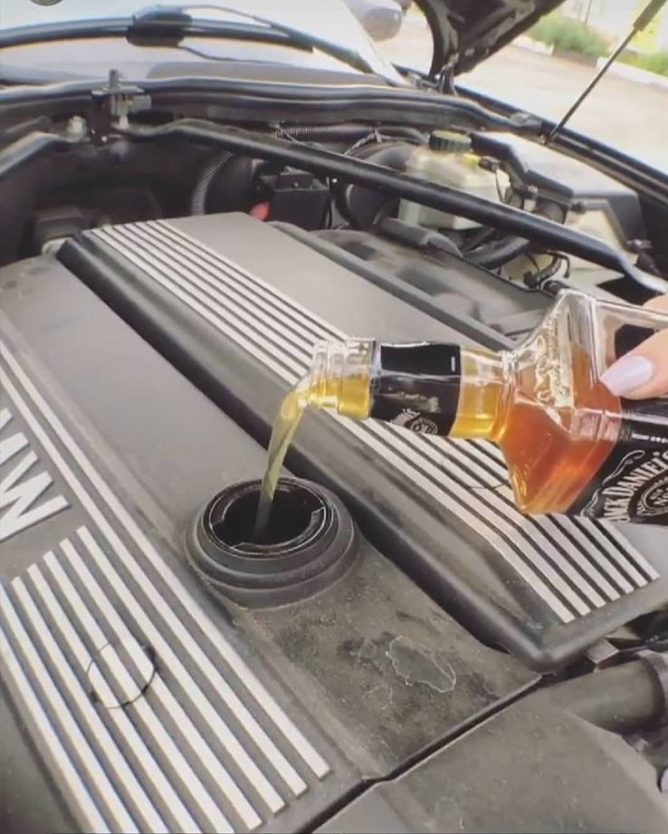 Стреляет в глушак на высоких оборотах скачет стрелка тахометра помогите ...