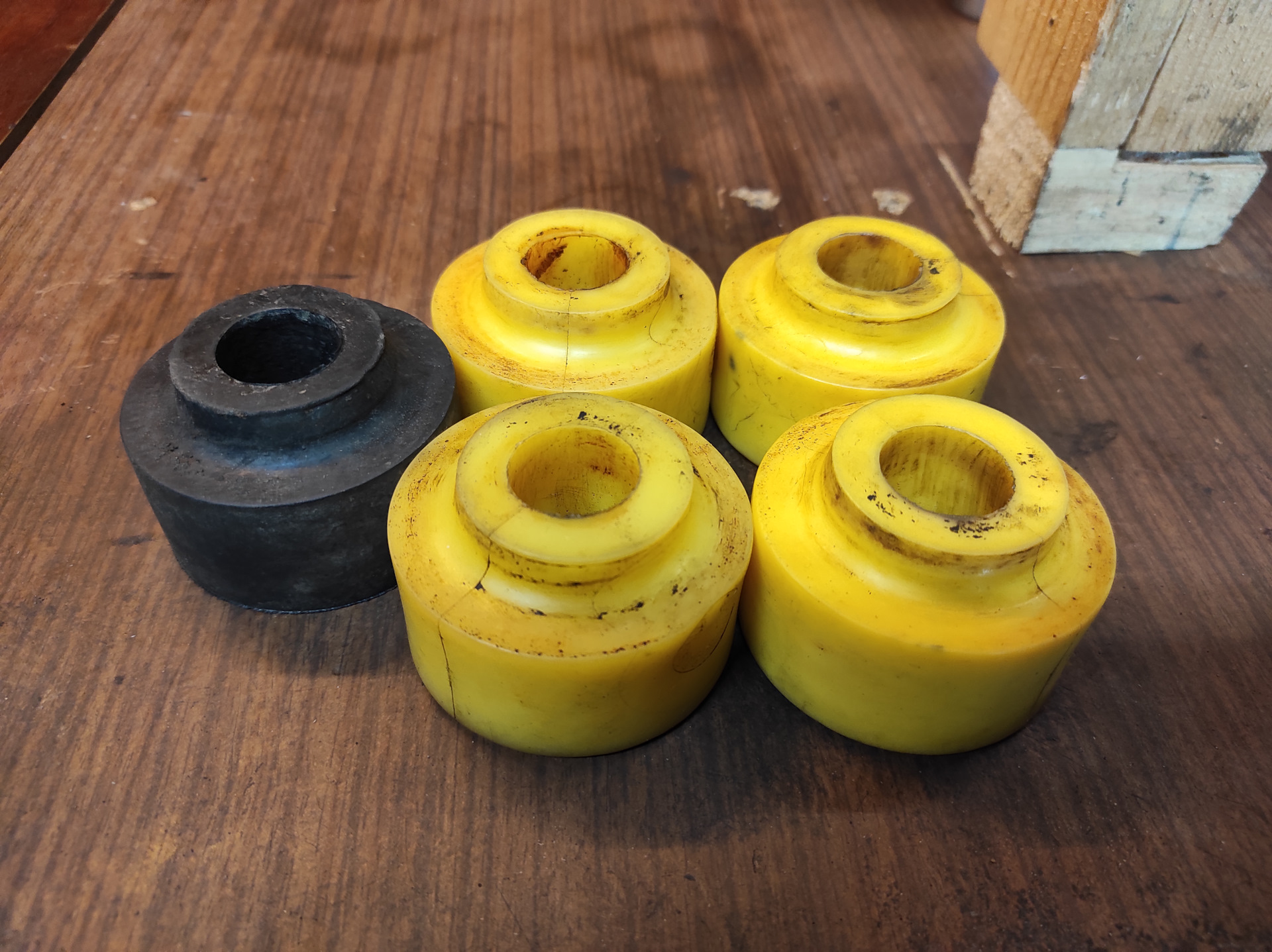 Суппорт с разборки, резина вместо полиуретана и немного шкворней. — УАЗ ...