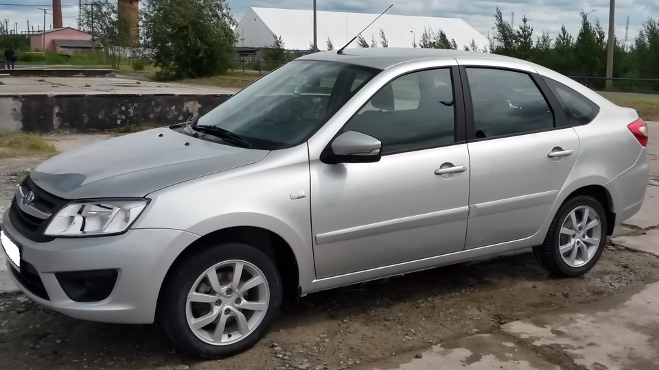 Lada Granta Liftback 2015