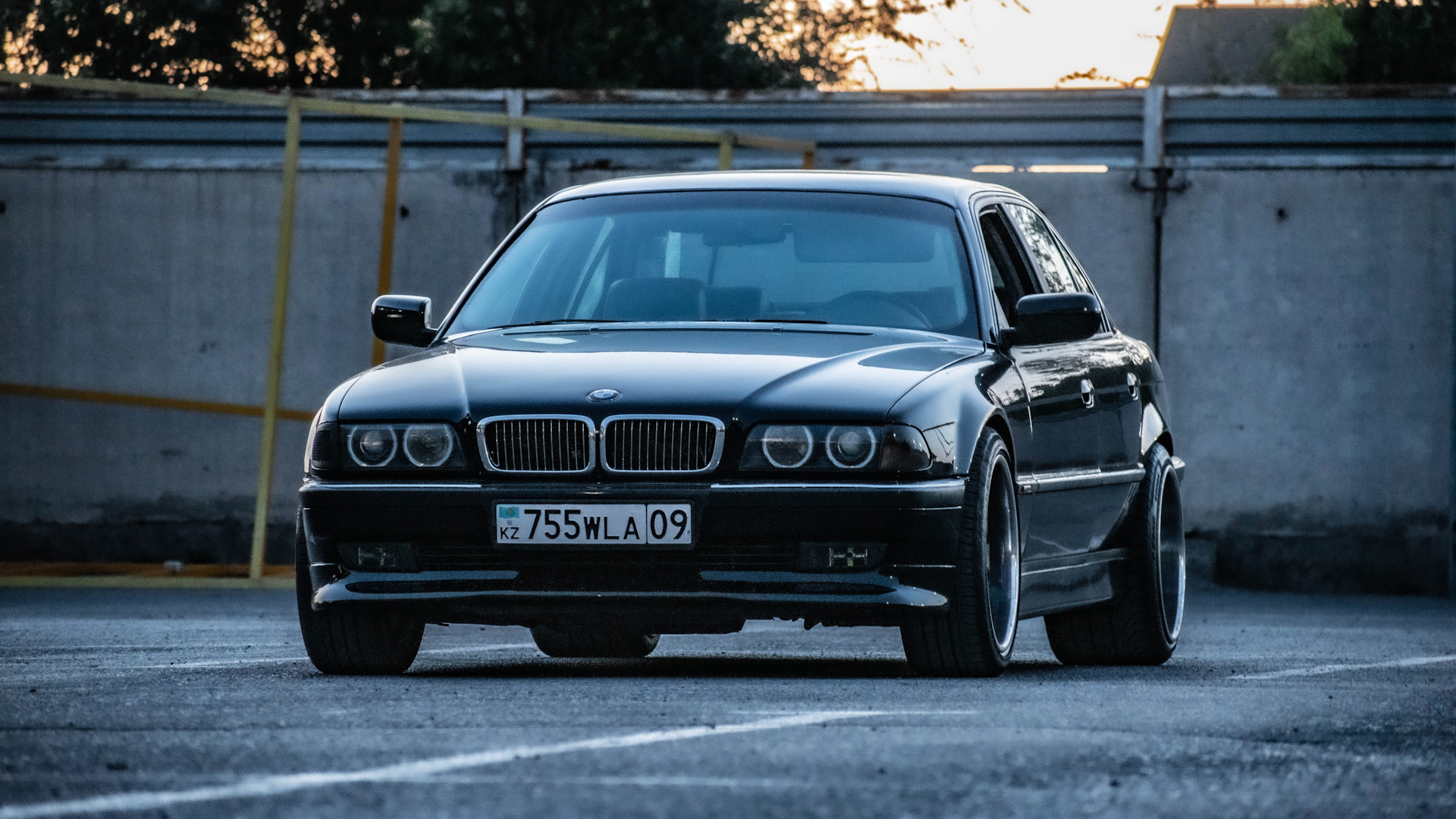 Р‘РњР’ 740i