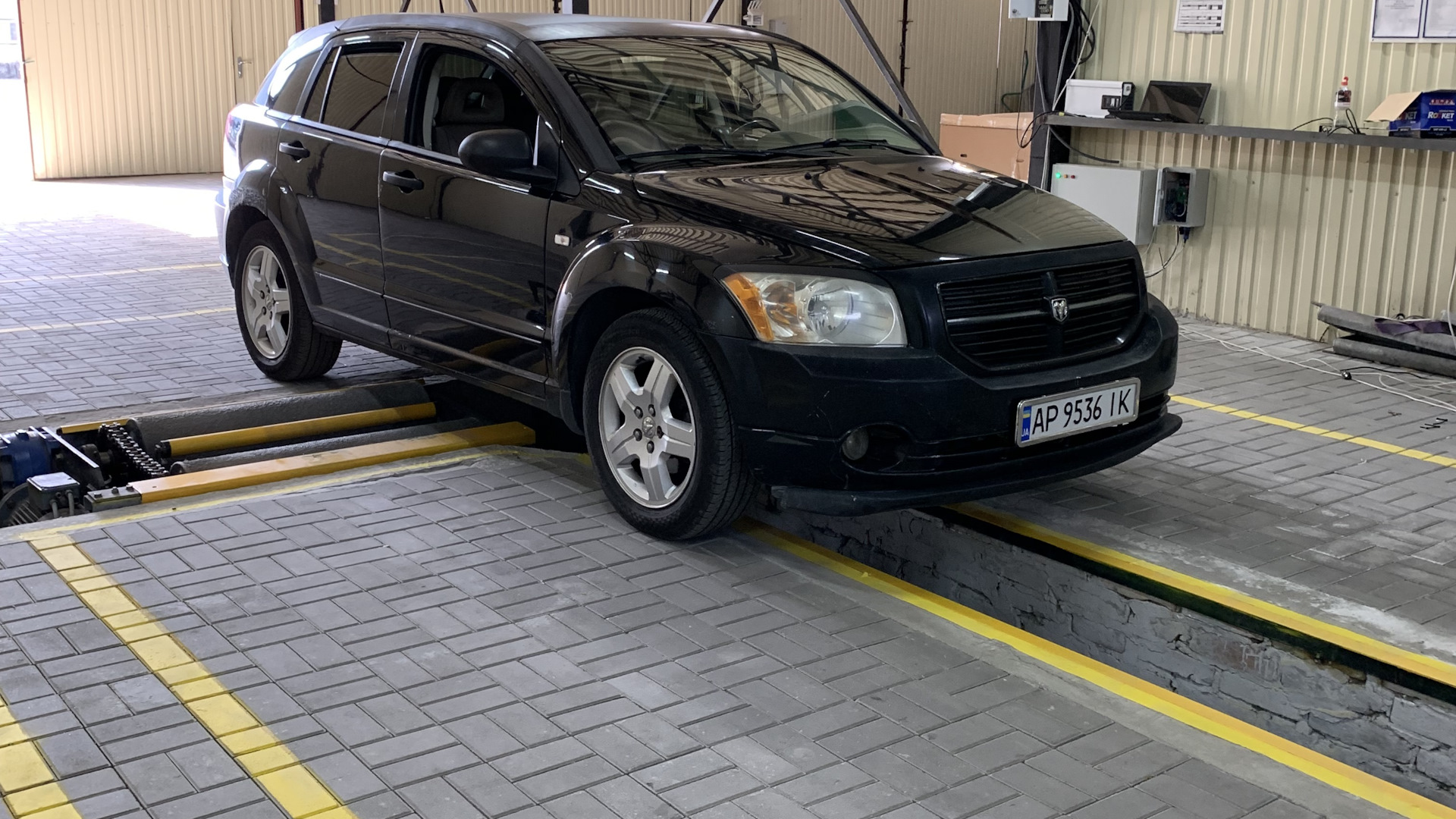 Dodge Caliber 2.0 бензиновый 2008 | Маленький Танк на DRIVE2