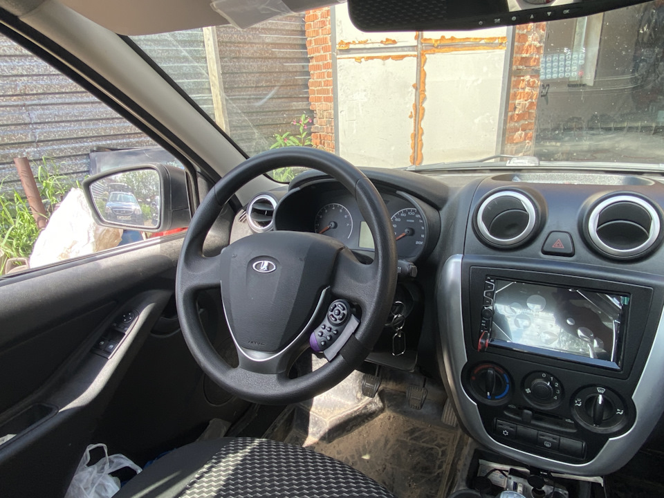 Будни автосервиса или замена штатной магнитолы 2190 2018г. — DRIVE2