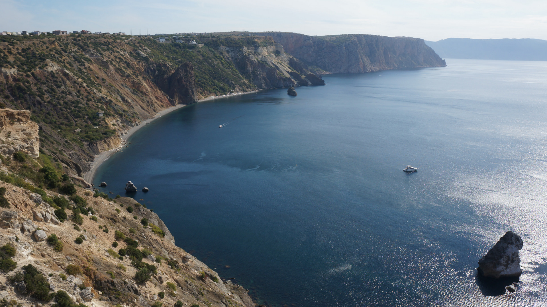 Крест в Крыму над Балаклавой Флоренс. Крым 3. Санбяу из Крыма. Белый крест в Крыму над Балаклавой.