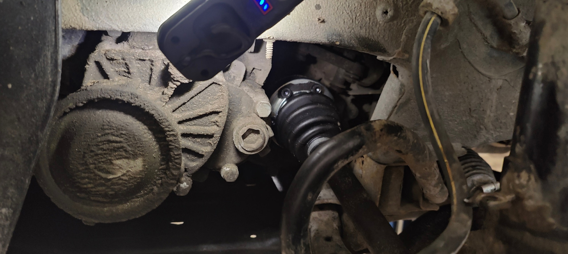 Попал маслом в кашу. Лопнул шрус. — Skoda Octavia A4 Mk1, 1,8 л, 2001 ...