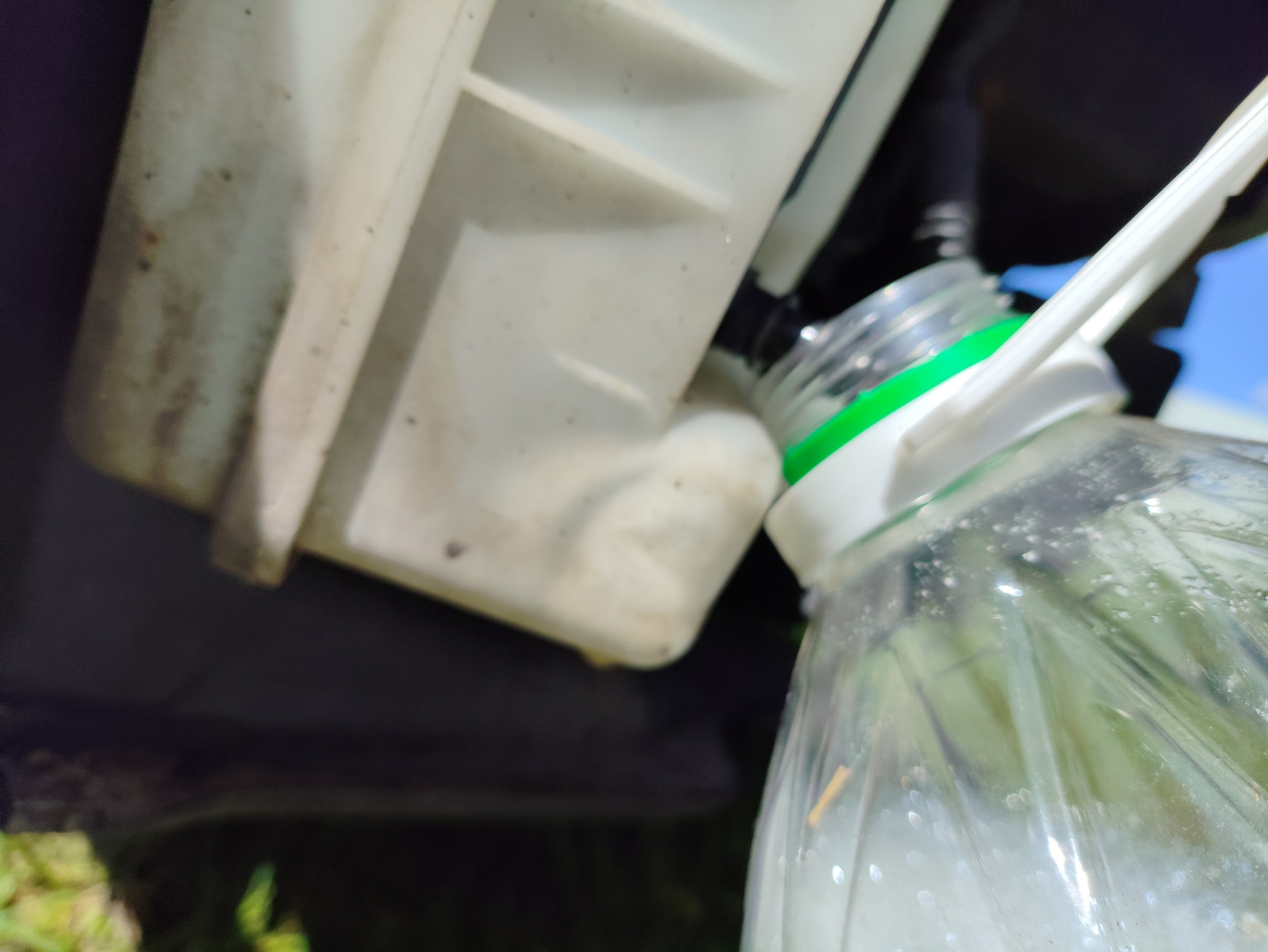 Устранение утечки омывателя, и нашёл причину вонь кондиционер при ...