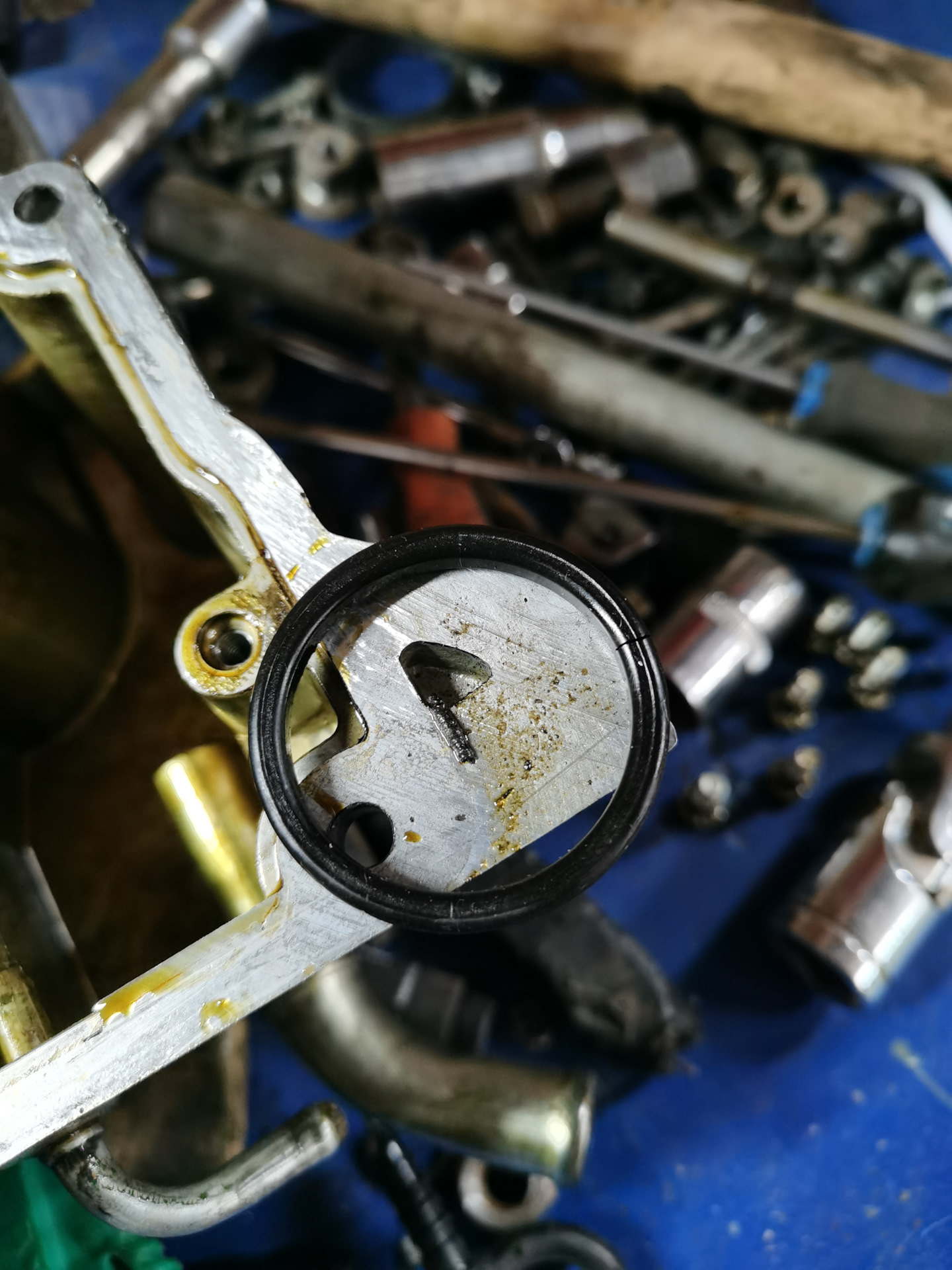 Масло в гофре воздушного фильтра проблема решена. — Lada Гранта Лифтбек ...