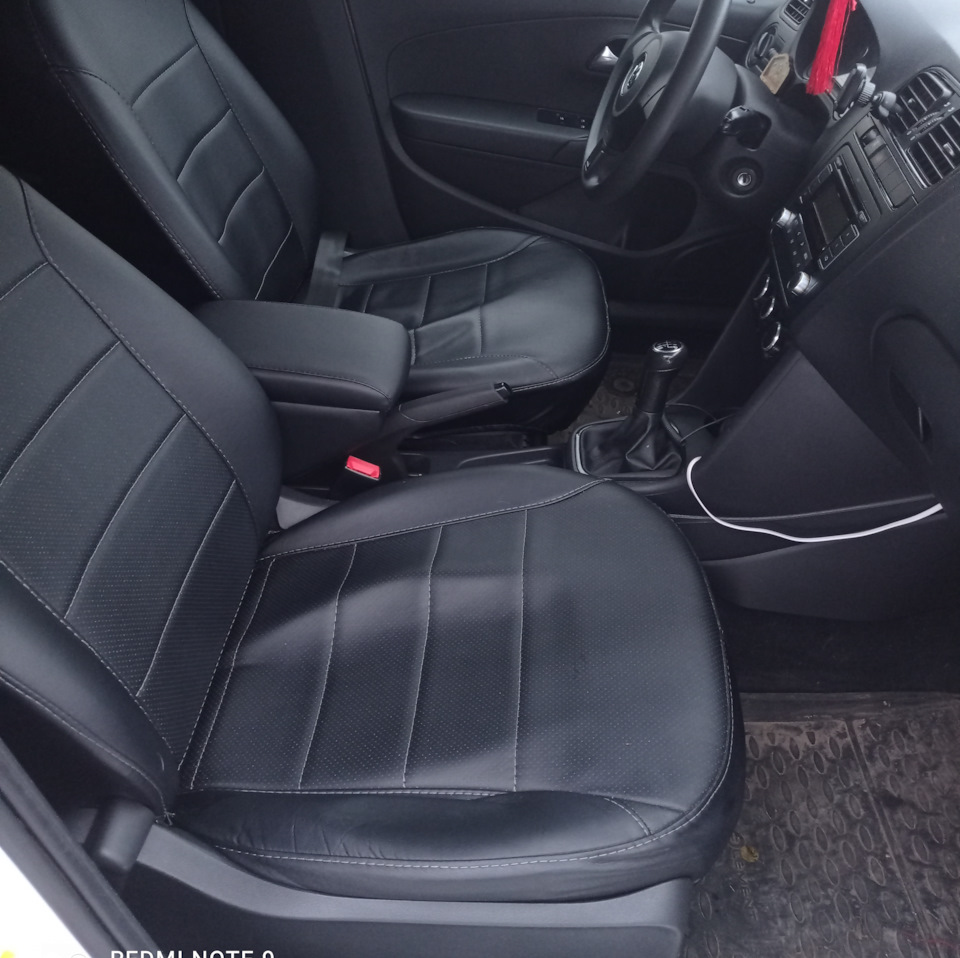 Подлокотник в поло — Volkswagen Polo Sedan, 1,6 л, 2011 года ...