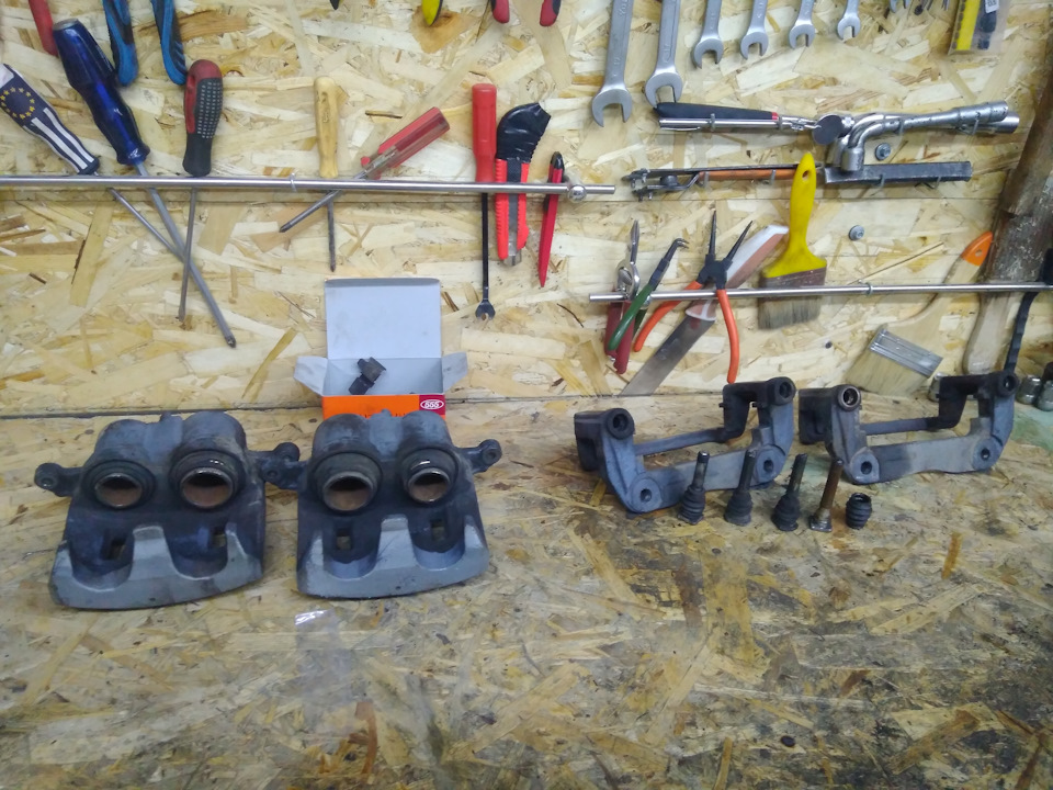 Установка поддона АКПП от X5M e70 — Land Rover Range Rover Sport (1G ...