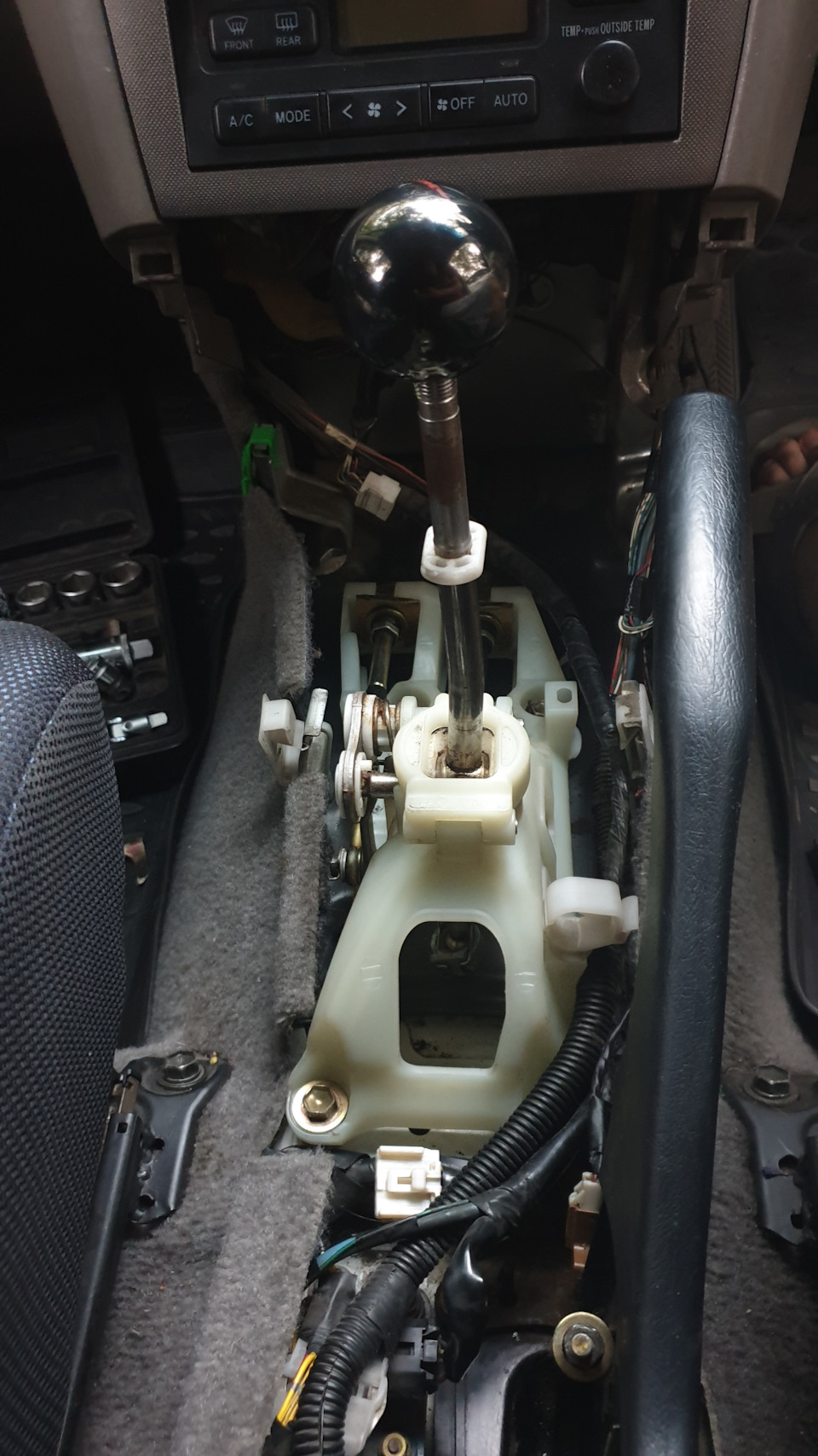 Установка короткоходной кулисы TRD — Toyota Caldina (210), 2 л, 1999 ...