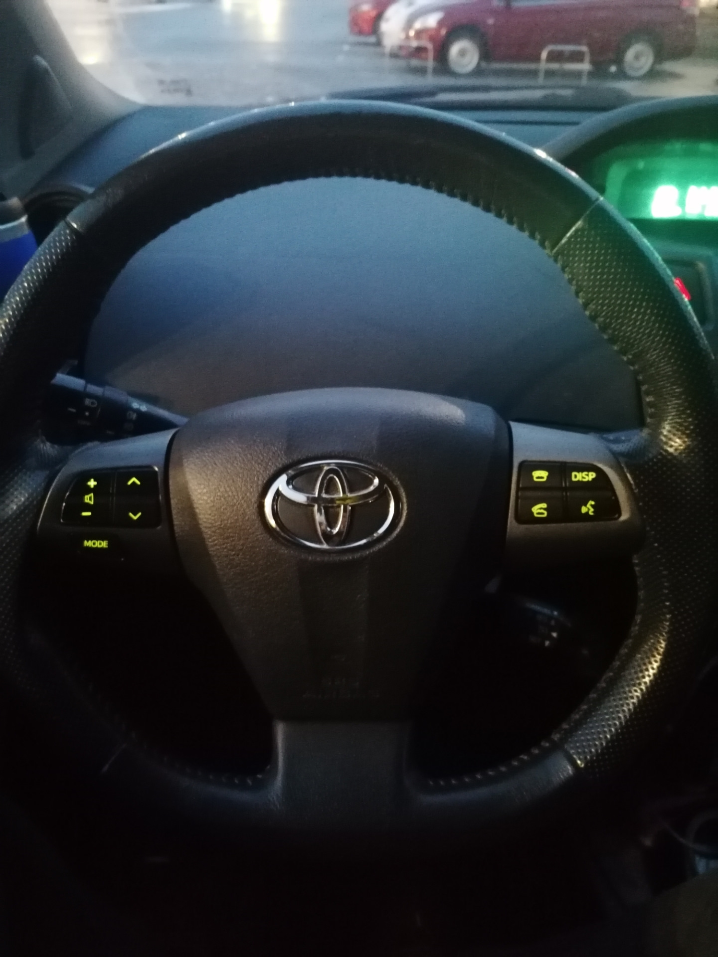 Toyota yaris руль