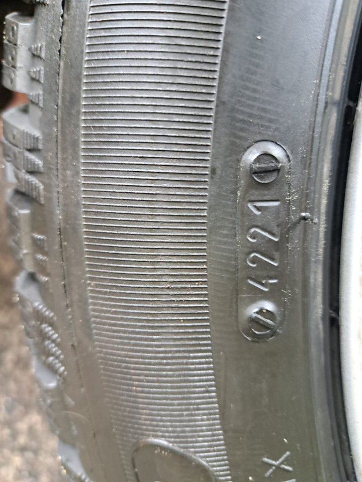 Шины зимние шипованные Tigar 195/55 R16, литые диски 6Jx16 ET40 5x100 ...