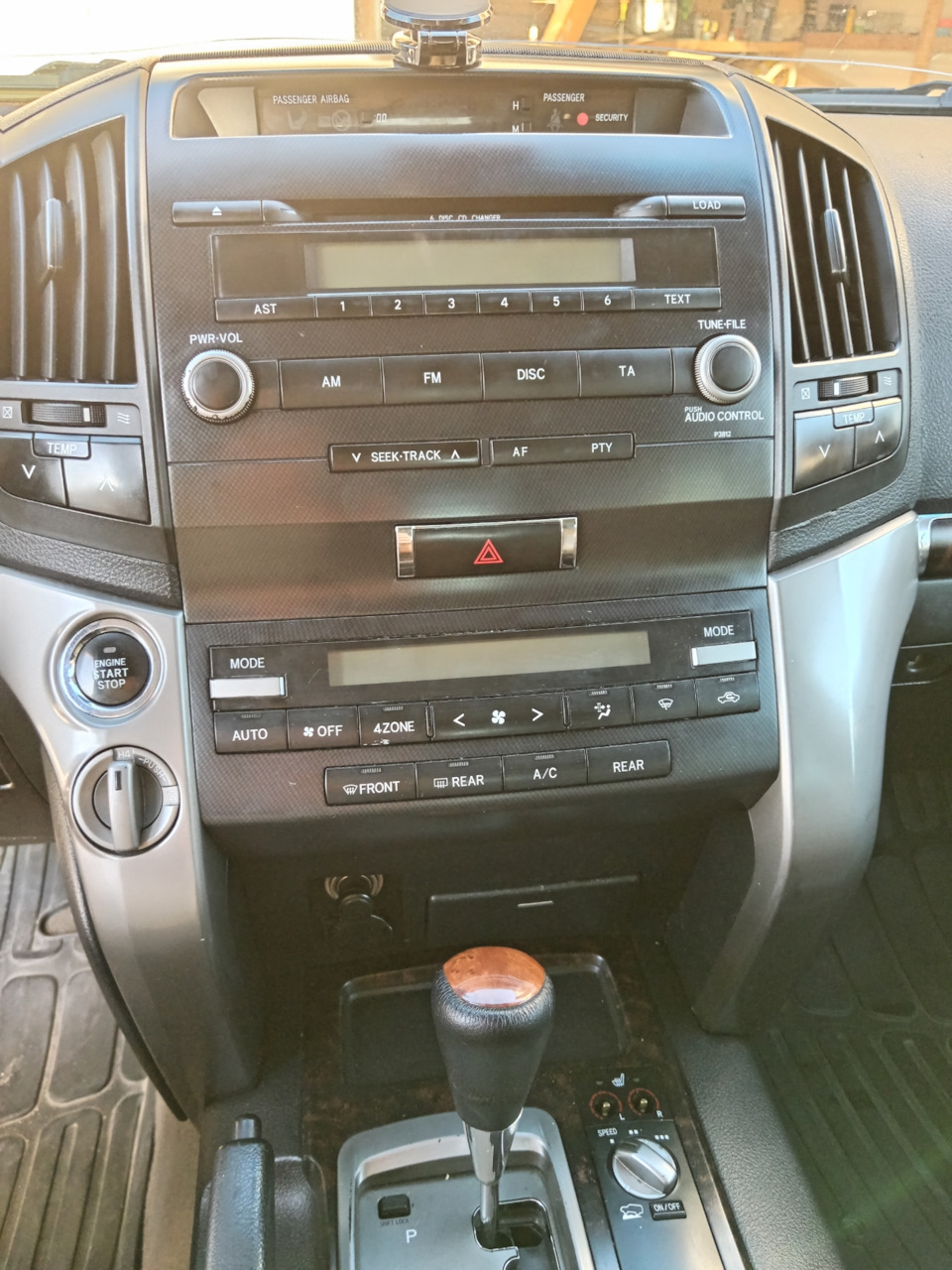 Магнитола — Toyota Land Cruiser 200, 4,7 л, 2008 года | автозвук | DRIVE2