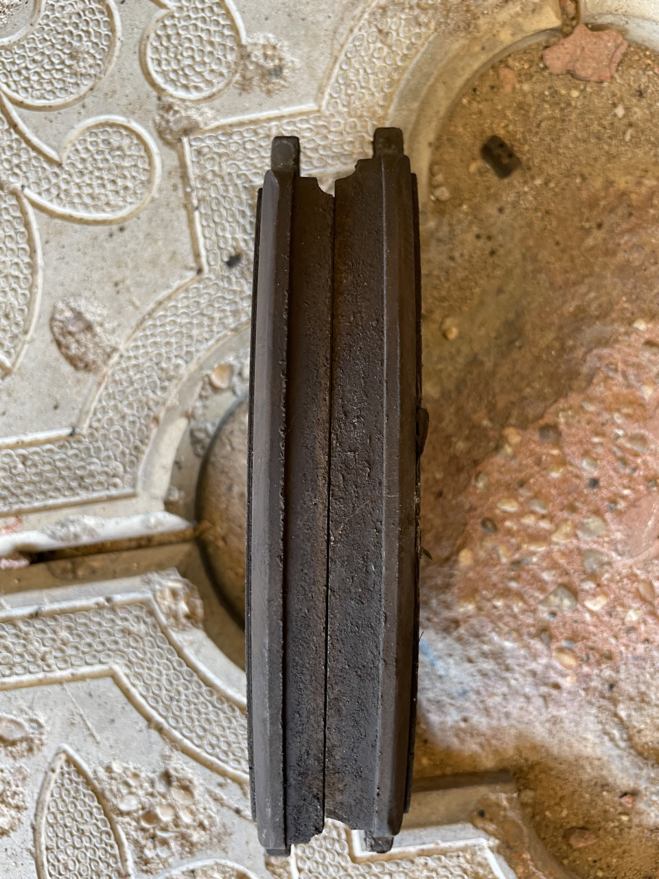 Внутренняя стачивается хуже- осталась толще. — Skoda Octavia A8 Mk4