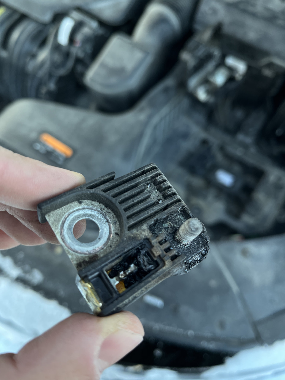 почему перегорает предохранитель на приборы. биметаллические предохранители(автомобильные,тракторные). почему перегорает предохранитель на приборы. почему перегорает предохранитель на приборы. предохранитель прикуривателя ваз 2107.