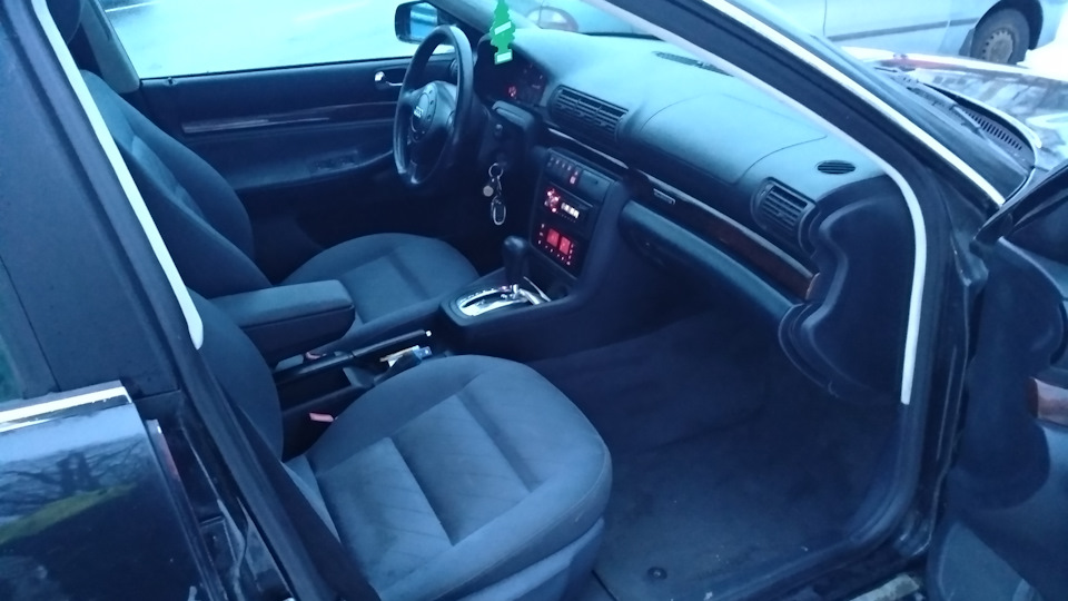 Audi A4 (B5) 2.8 бензиновый 1997 Черный проглотик на DRIVE2