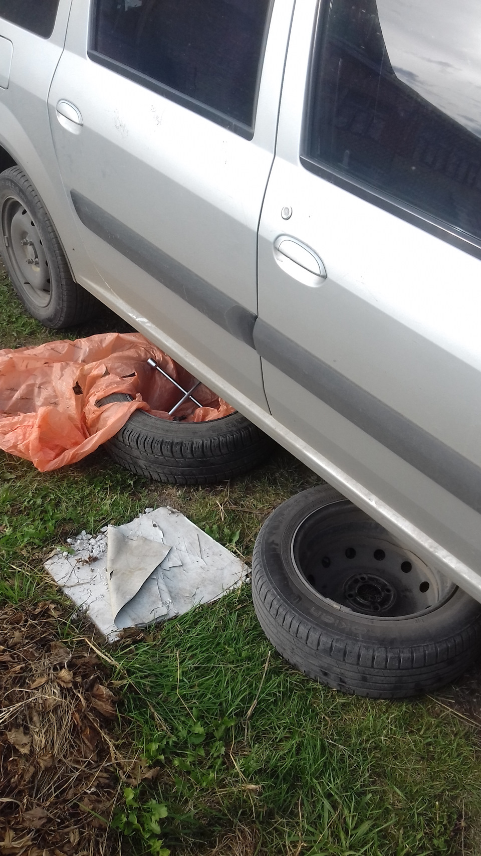 Фото в бортжурнале Lada Ларгус