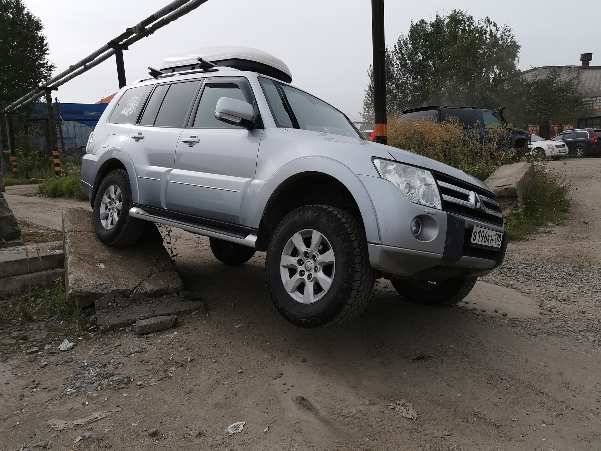 Лифт паджеро 3. Mitsubishi Pajero 4 лифт. Mitsubishi Pajero 4 лифт подвески. Лифт подвески Мицубиси Паджеро 3. Лифт комплект риф на Паджеро 4.