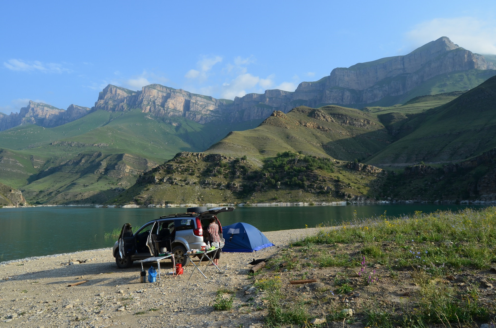 Озеро Гижгит с палаткой