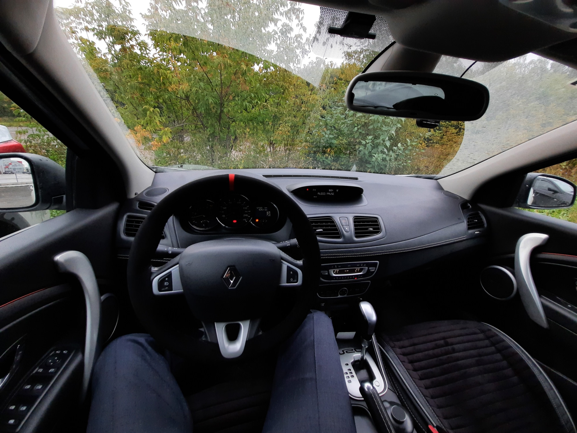 Меган 3 1.6 механика. Рено Меган 3 салон. Renault Megane 3 салон. Рено Меган 2 салон. БЗК Рено Меган 3.