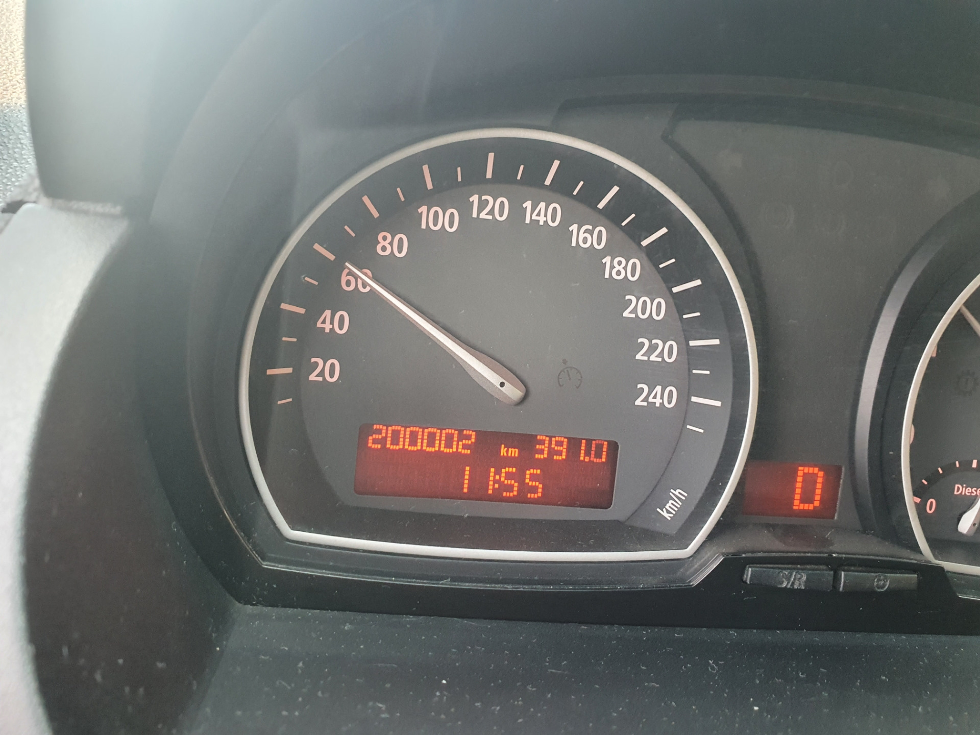 323000 Это нормальный пробег.