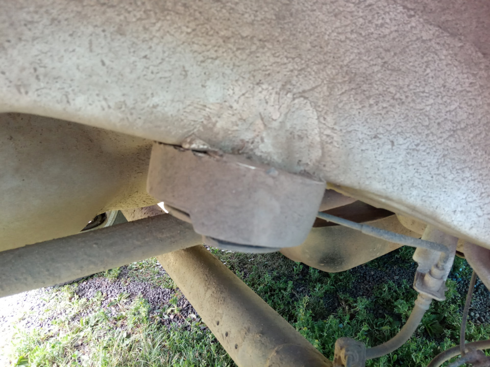 Подушка от 2108 +30 мм, которая стояла с родными пружинами. Цена рублей 100 по-моему за пару. — Daihatsu Mira (L275/L285)