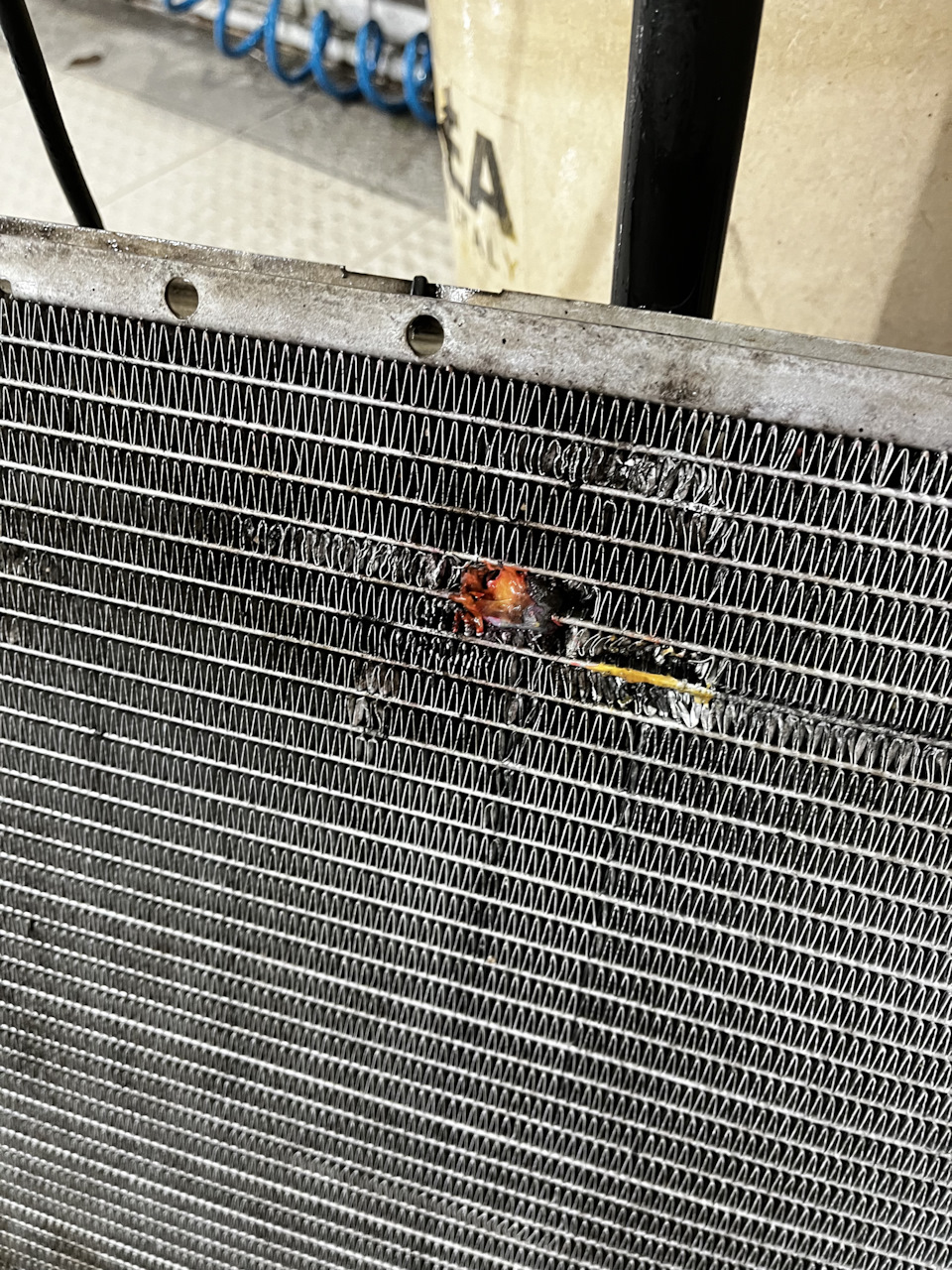 Течь антифриза радиатора #2 — BMW 5 series (E39), 2 л, 1998 года ...