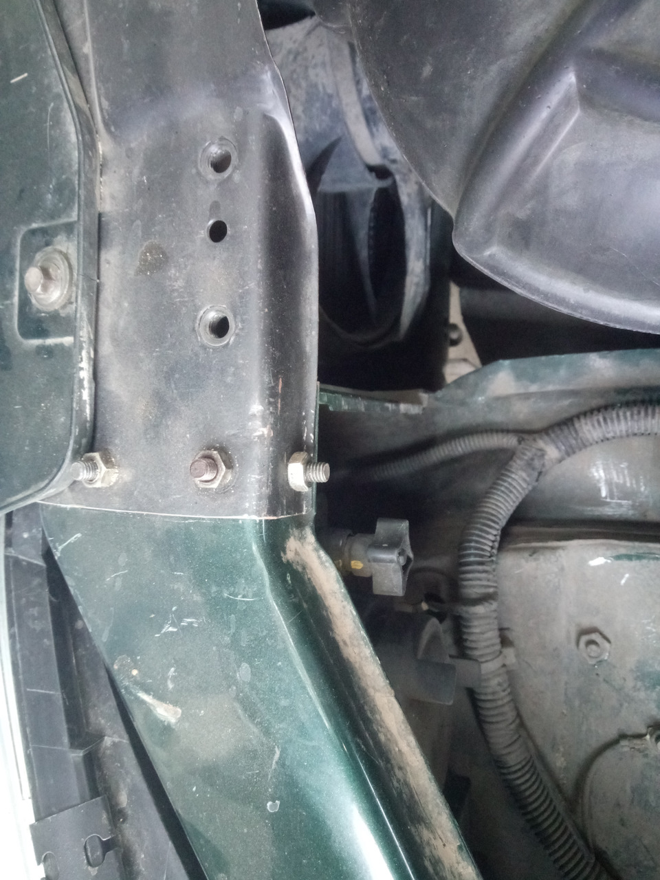 рамка радиатора съемная. — Chevrolet Niva (1G), 1,7 л, 2004 года ...
