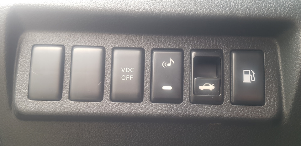 Кнопка отключения зуммера открытой двери — Nissan Teana (J32), 2,5 л ...