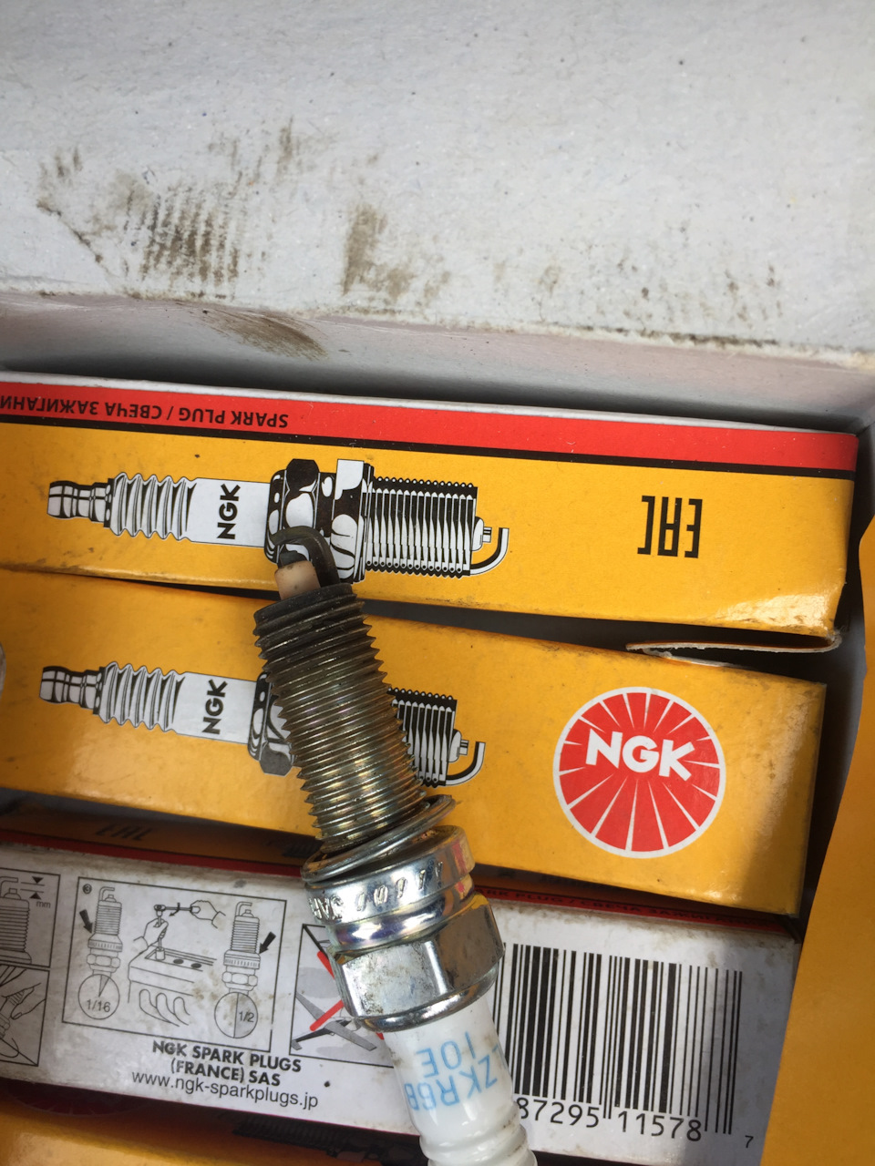 Не знаю нужно было менять или нет. Оставил старые про запас. — Hyundai Solaris (2G)