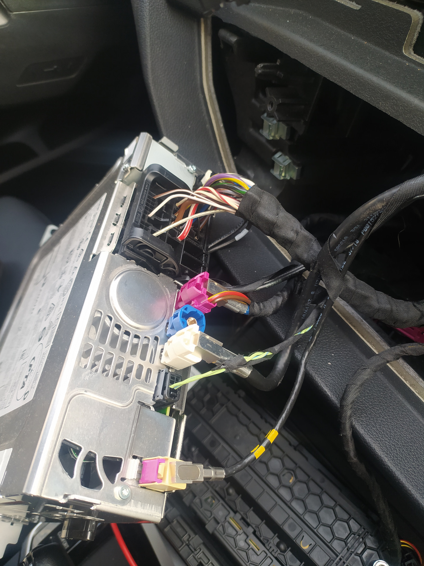 Покупка монитора 8.8\" — BMW X3 (G01), 2 л, 2019 года | автозвук | DRIVE2