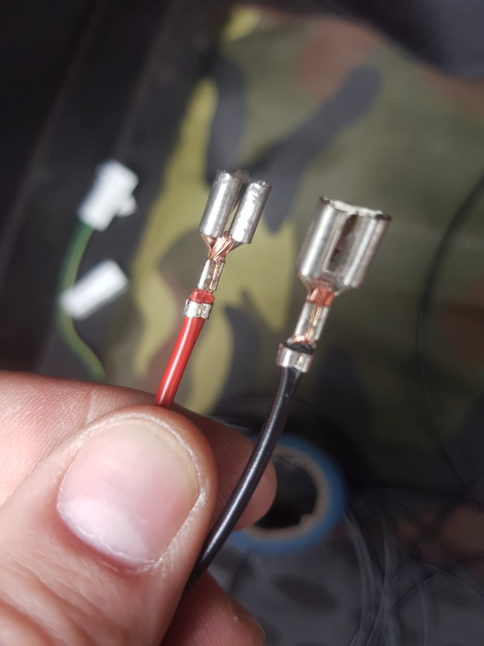 Обычные клемы 6,3 мм, тоже все обжал — Opel Astra H