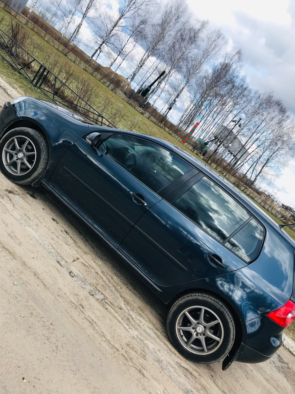 Тонировка 50% круг — Volkswagen Golf Mk5, 1,6 л, 2008 года | стайлинг |  DRIVE2