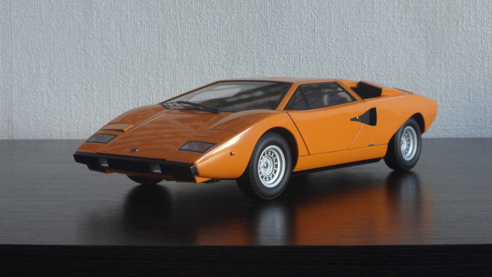 自動車 AUTOart LAMBORGHINI COUNTACH LP400 1/18 AUTOart LAMBORGHINI COUNTACH LP400 (YELLOW) Car Model