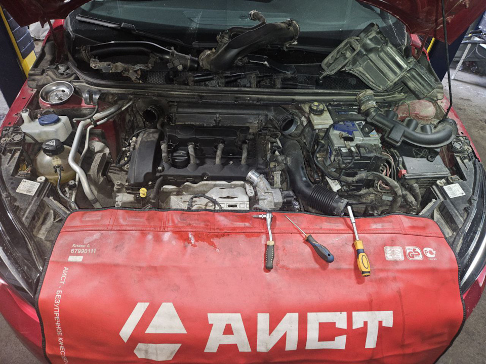 Замена цепи и маслосъемных колпачков — Peugeot 308 (2G), 1,6 л, 2017 ...