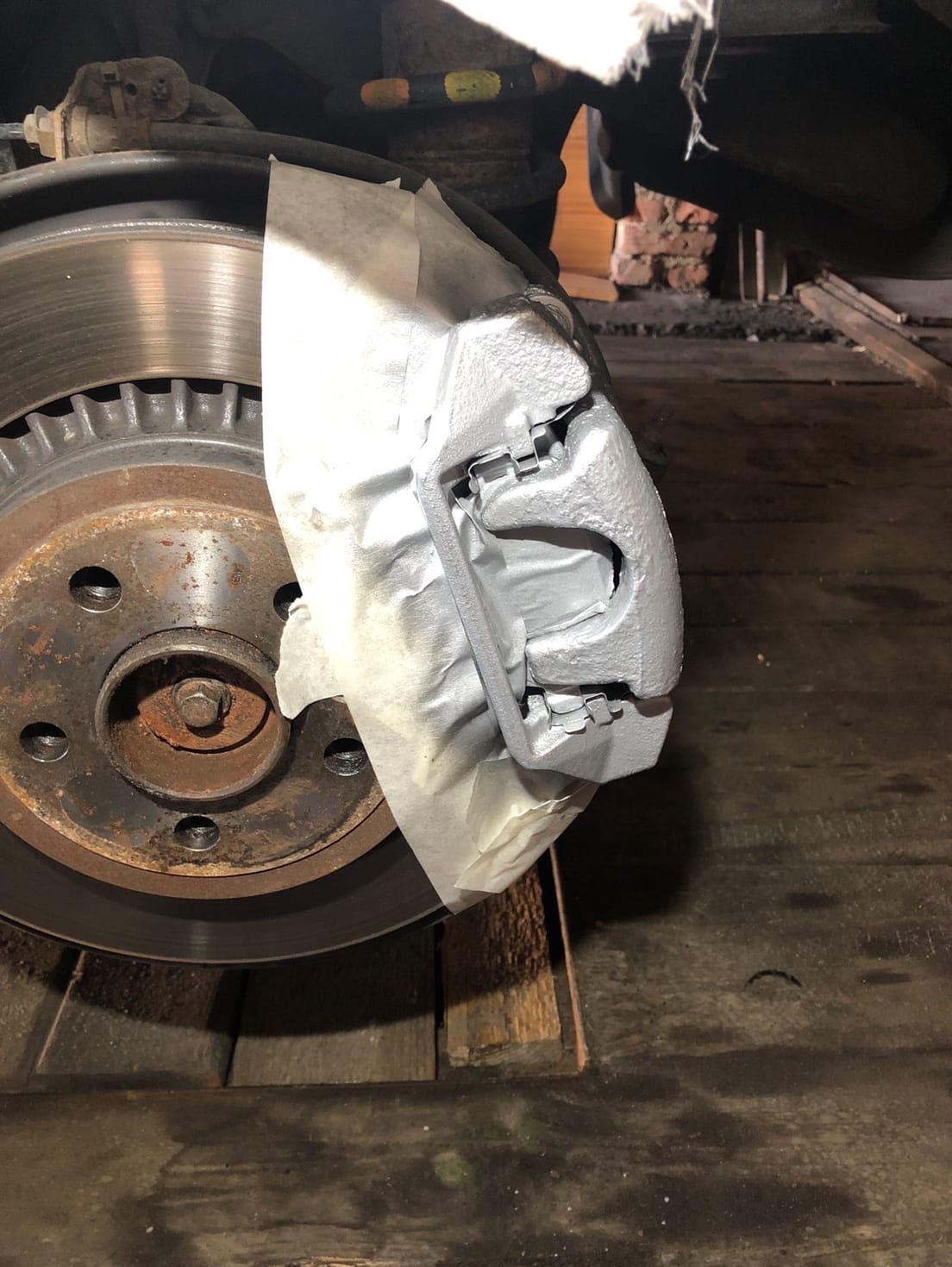 Серые суппорта. Серебристые суппорта. Серебристые суппорта брембо. Серебристые суппорта. Серебристые суппорта.