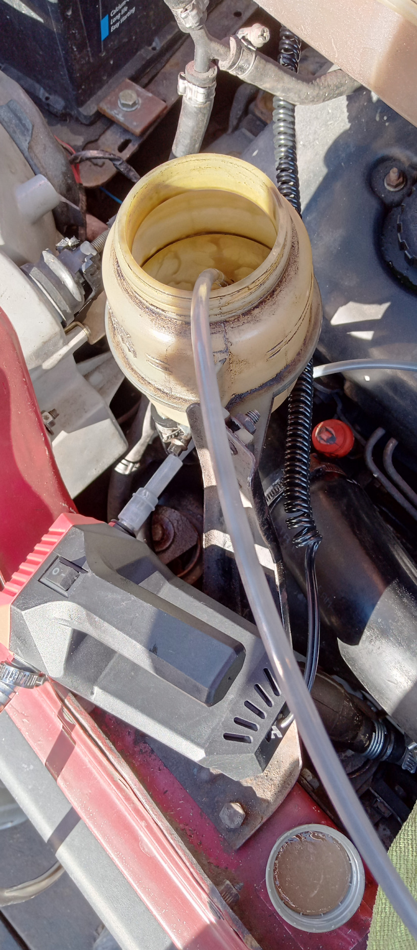 Замена масла в гидроусилителе. — FIAT Ducato II, 2,8 л, 1999 года ...