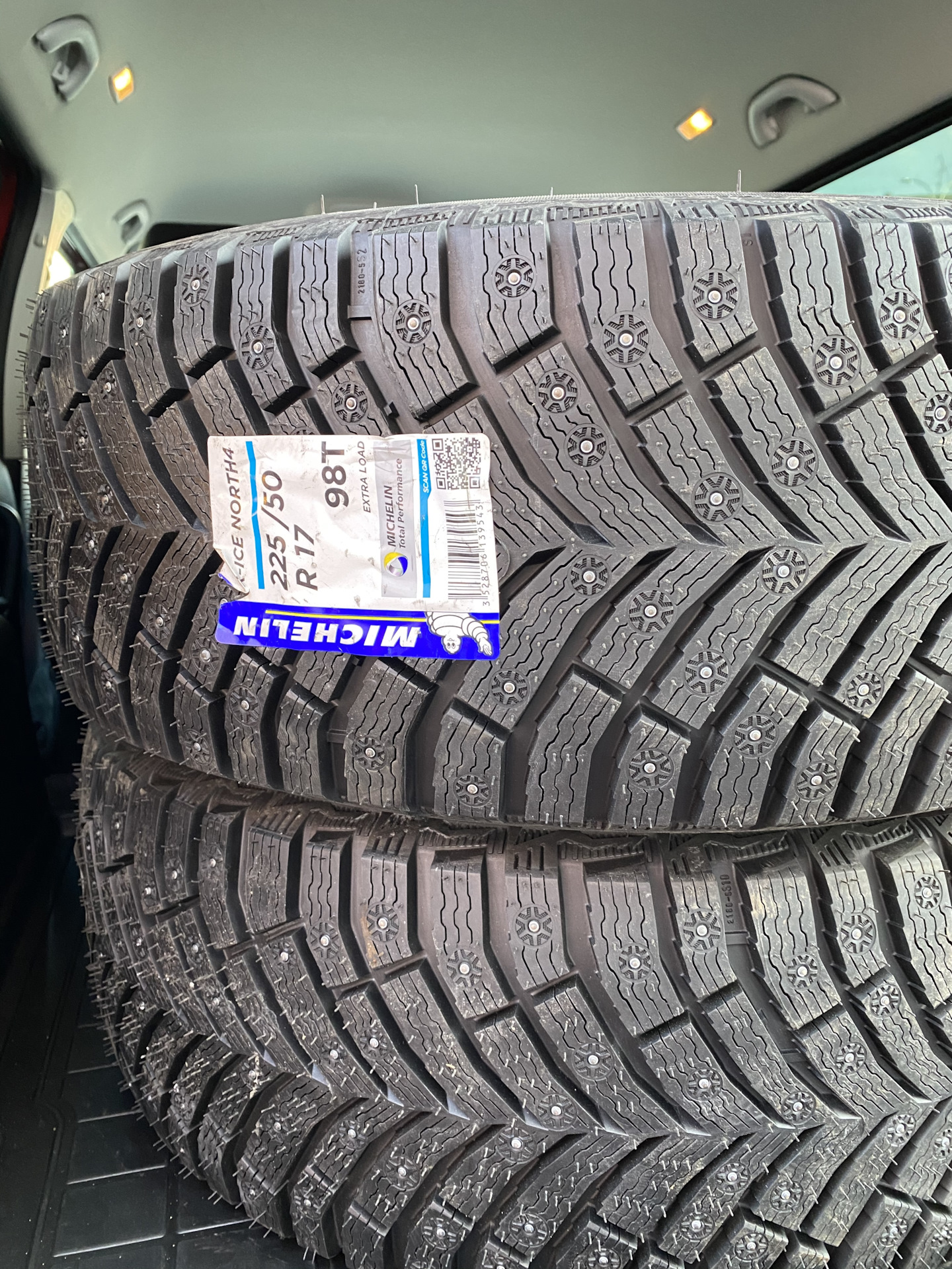 225 r17 зима. 225/50/17 Michelin x-Ice North 4. Michelin x-Ice North 4 205/50 r17. Мишлен х айс 225 50 17. Michelin x-Ice North 225 50 r17.