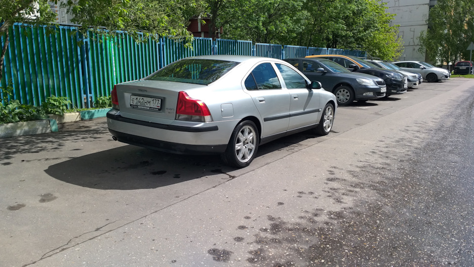 245 резина + весенняя помывка — Volvo S60 (1G), 2 л, 2003 года | шины ...