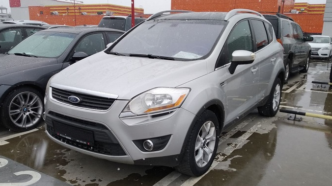 Как снять крышку (накладку) с лючка бензобака? — Ford Kuga (1G), 2 л ...