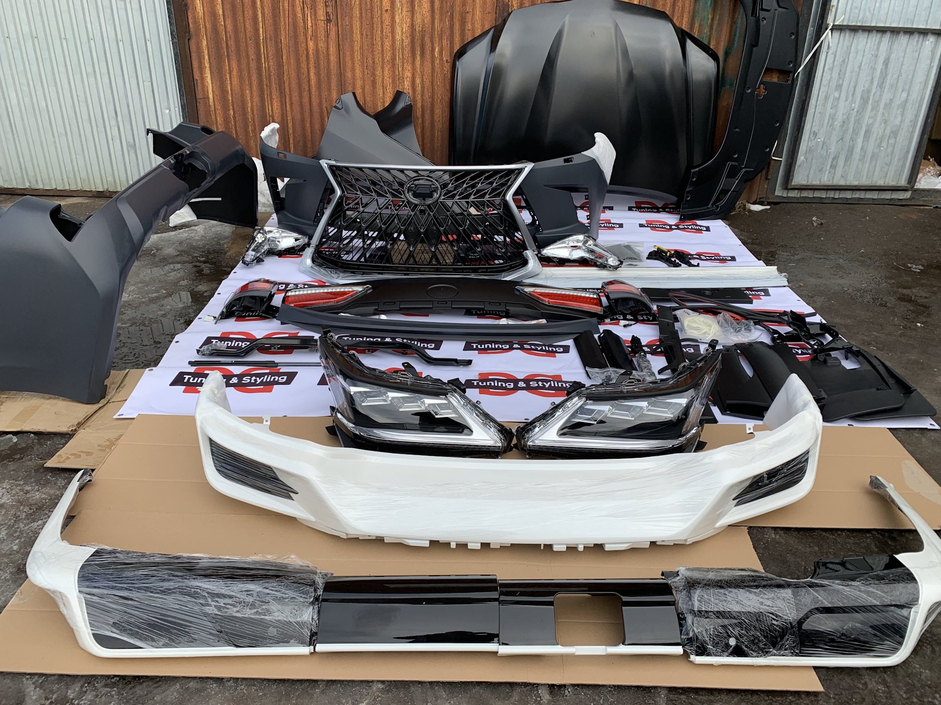 Land cruiser 200 комплект рестайлинга. Nissan patrol y62 рестайлинг. Комплект рестайлинга toyota land cruiser 200. Рестайл комплект toyota land cruiser 200. Комплект для рестайлинга toyota prado 150.