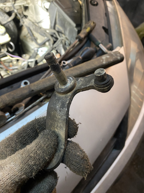 кулиса переключения передач ваз 2110. крепление для троса коробки передач форд фокус 2. туго ходит кулиса. кулисы для переключение скоростей на ваз. туго ходит кулиса.