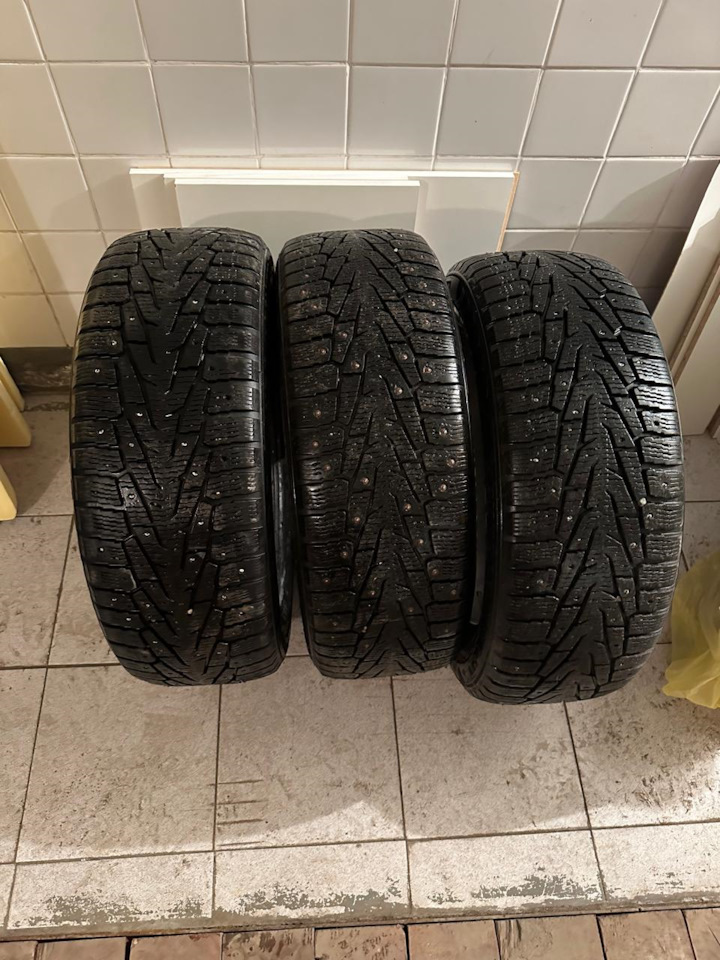 Шины зимние шипованные Nokian 235/55 R19 на Land Rover Discovery Sport (1G), Land Rover Freelander 2 (L359), Land Rover Range Rover Evoque (1G), Lexus RX (3G). Б/у | 7 000 ₽ в городе Новосибирск | DRIVE2