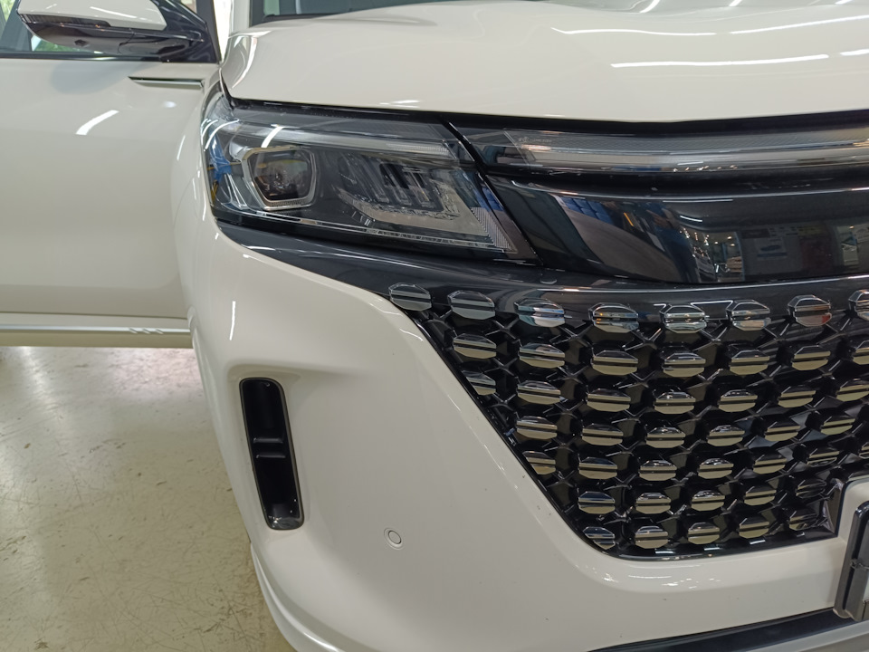 оклейка порогов — Evolute i-Space оклейка порогов — Evolute i-Space