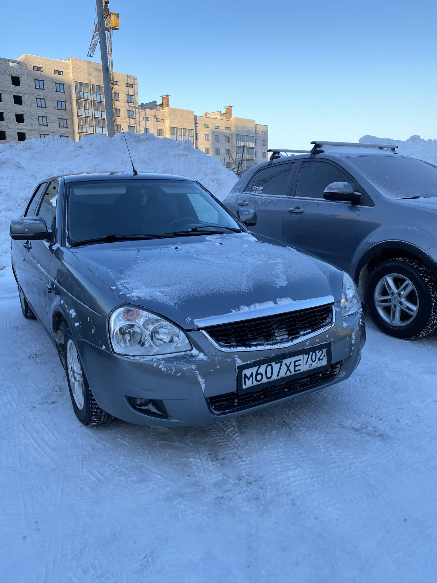Широкие рамки на номера — Lada Приора хэтчбек, 1,6 л, 2010 года ...