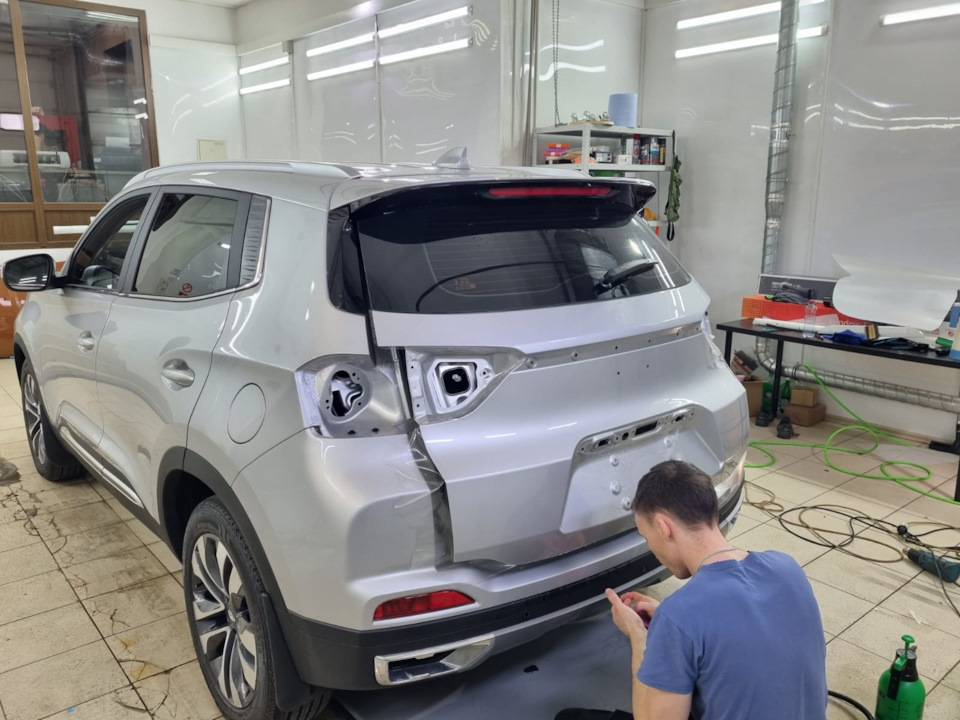Оклейка задней двери пленкой — Chery Tiggo 4 Pro, 1,5 л, 2024 года ...