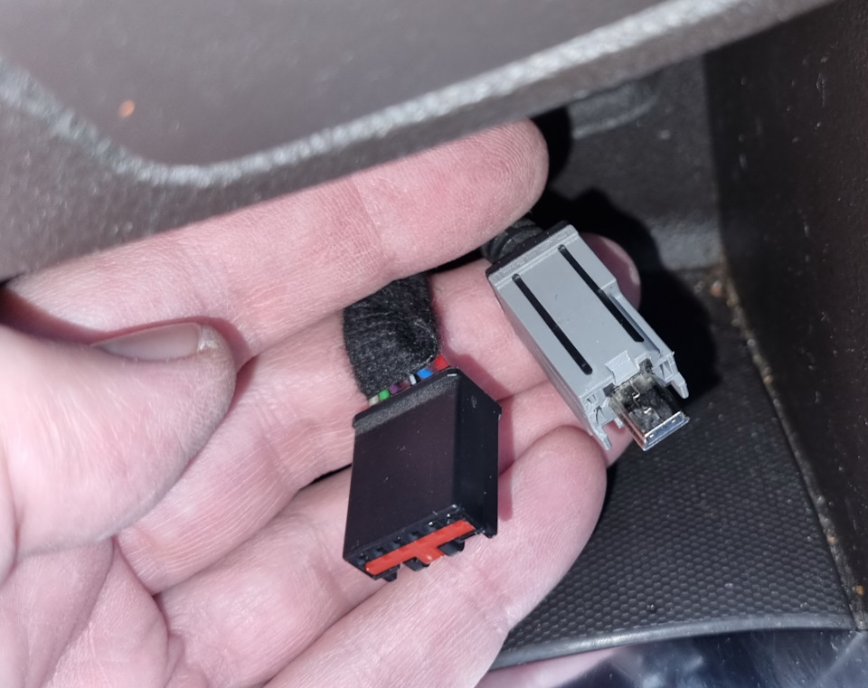 Замена разъема USB панели приборов на Опель Мокка — Opel Mokka, 1,8 л ...