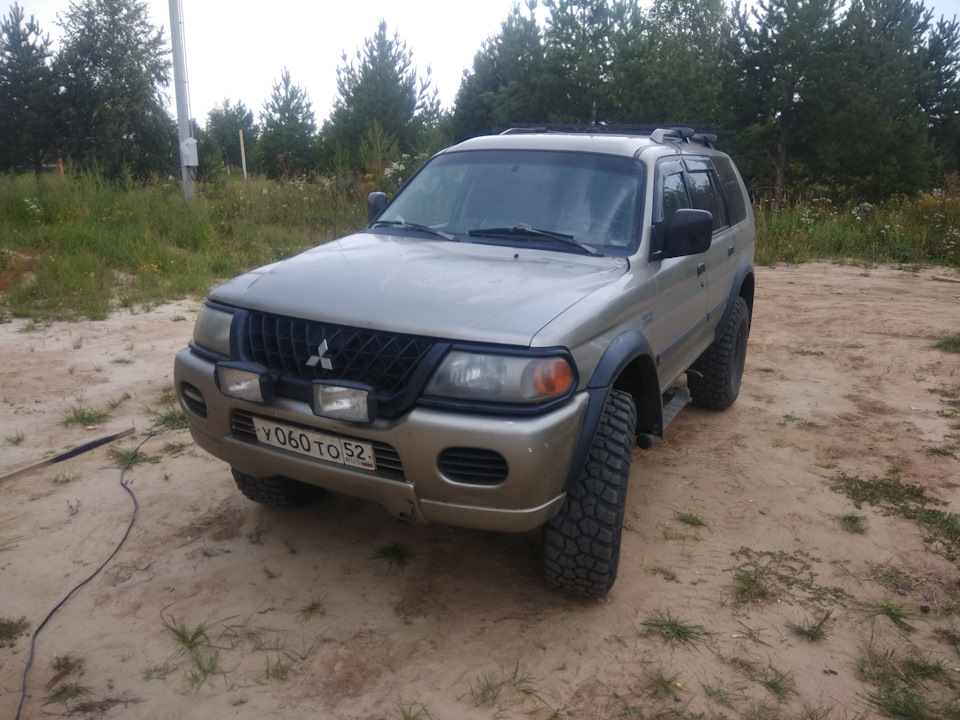Митсубиси монтеро спорт 2002 года