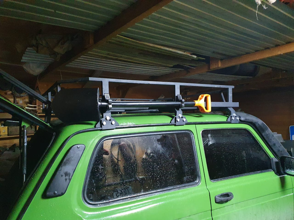 Крепление для лопаты — Lada 4x4 3D, 1,7 л, 2010 года | аксессуары | DRIVE2