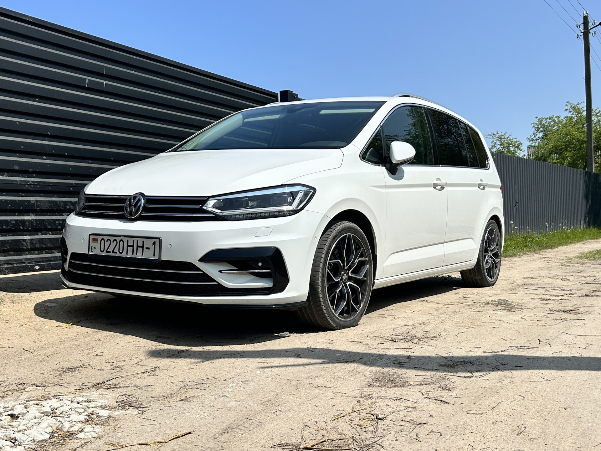Установка накладок на пороги — Volkswagen Touran (2G), 2 л, 2018 года ...